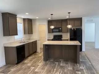 Main picture of Dover Glen