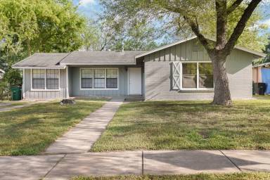 Main picture of 2415 Spicewood