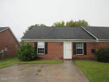 Main picture of 2607 Bluff View Dr
