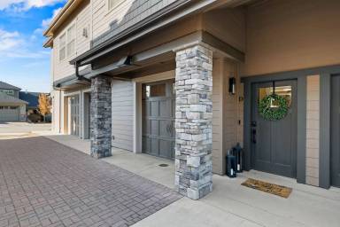 Main picture of 24493 E Pinnacle Ct