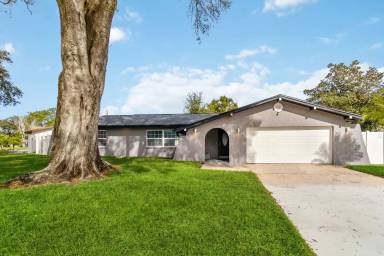 Main picture of 4706 Lake Trudy Dr