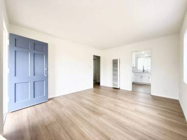 Main picture of 1829 S Tremont St