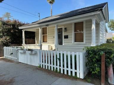 Main picture of 710 De la Vina St