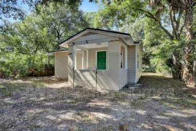 Main picture of 2310 Palafox St