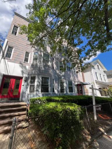 Main picture of 265 Humphrey St