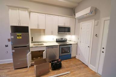Main picture of 470 E 4th St