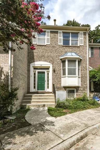 Main picture of 32 Carriage House Cir