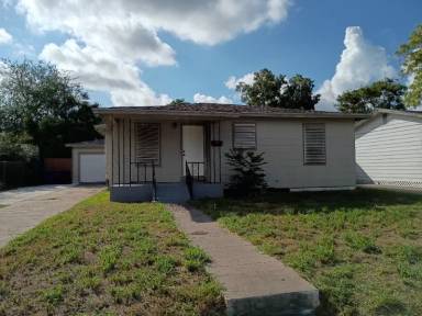 Main picture of 4000 Devon Dr