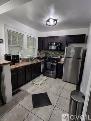 Main picture of 1582 Olympian Cir SW