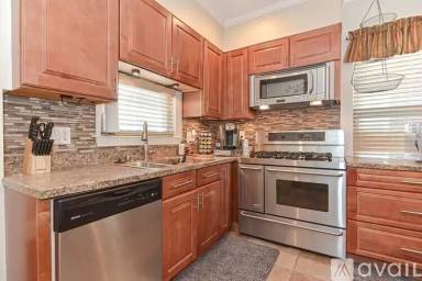 Main picture of 18 Brenton St