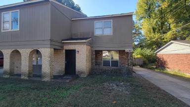 Main picture of 2087 Saint James Dr