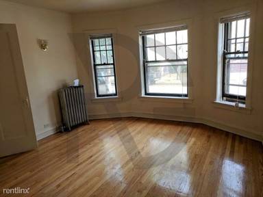 Main picture of 2100 W Ainslie St