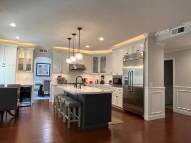 Main picture of 6 Peacock Ct