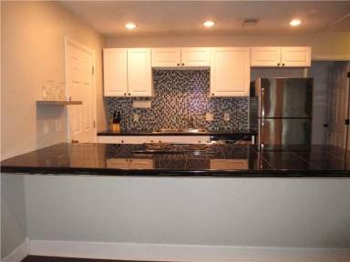 Main picture of 323 Palm St