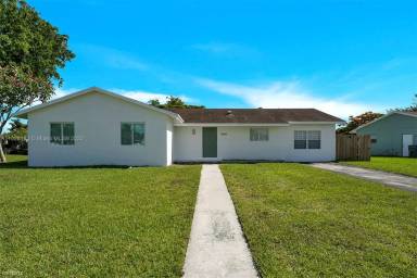 Main picture of 11045 SW 165th Ter