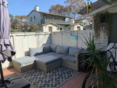 Main picture of 3080 Lincoln St
