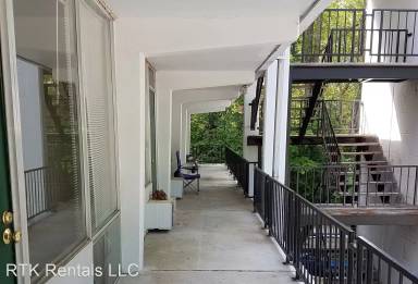 Main picture of 28 E Stewart Rd