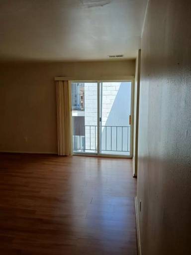 Main picture of 910 Saint Paul St