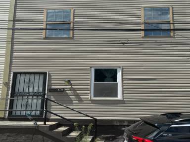 Main picture of 1715 Walz St