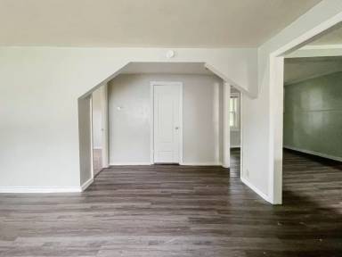 Main picture of 2118 S Penn St
