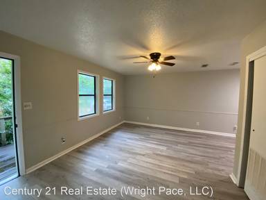 Main picture of 2301 Evelyn Ln