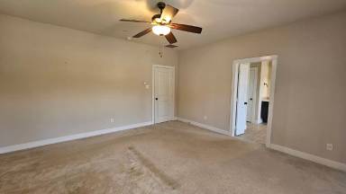 Main picture of 950 Brook Forest Ln