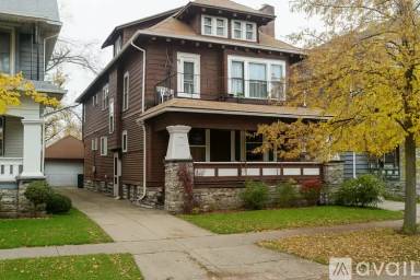 Main picture of 99 Wallace Ave