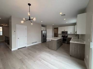 Main picture of 840 N Twin Lakes Dr