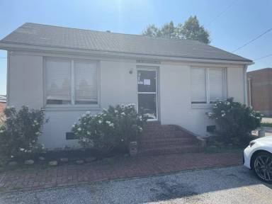 Main picture of 3122 Thomas St