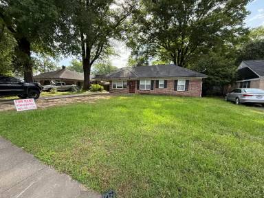 Main picture of 1644 S White Station Rd