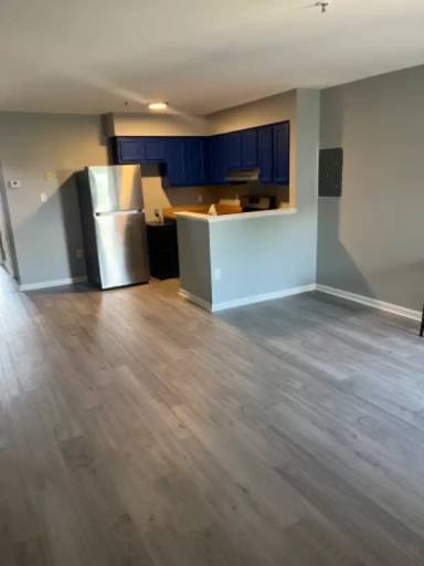 Main picture of 1037 W Baltimore St