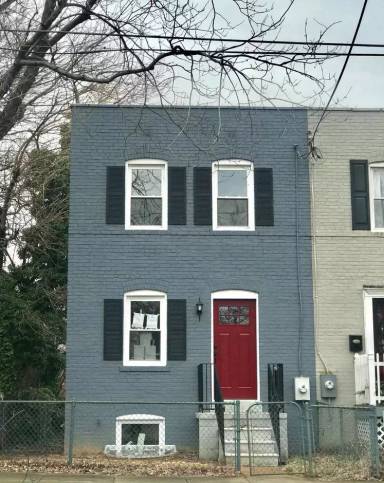 Main picture of 4541 Eads Pl NE