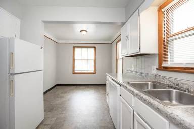 Main picture of 19520 Maple Heights Blvd