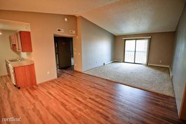 Main picture of 6500 W 43rd St