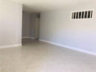 Main picture of 424 SW 1st Ct