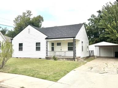 Main picture of 1701 NE 18th St