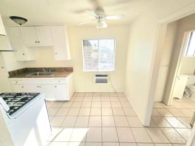 Main picture of 4623 Canoga St