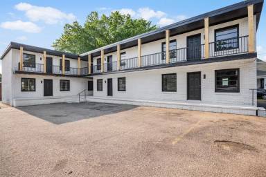 Main picture of 183 Campbell St