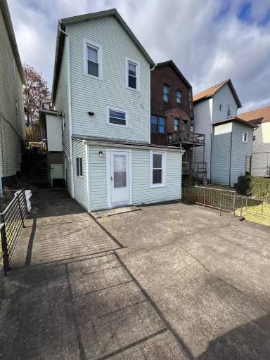 Main picture of 1511 Ridge Ave