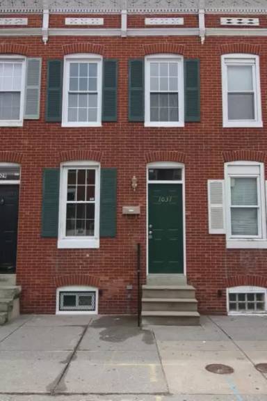 Main picture of 1035 W Cross St