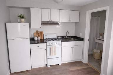 Main picture of 3 Lucier St