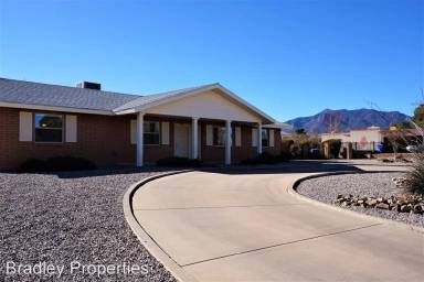 Main picture of 700 Heather Dr