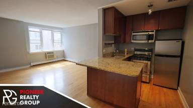 Main picture of 625 W Wrightwood Ave Apartments