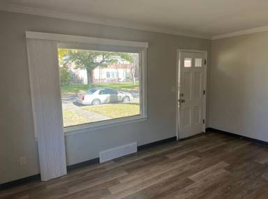 Main picture of 409 E Bismark Rd