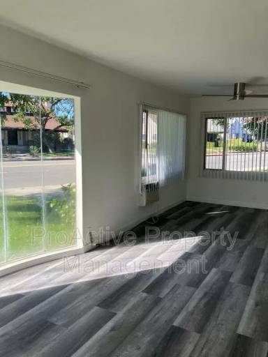 Main picture of 312 N Atlantic Blvd