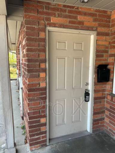 Main picture of 704 W Oak St