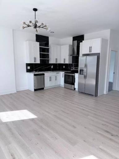 Main picture of 828 E. Main St - 828 1/2