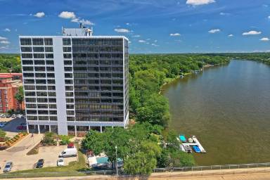 Main picture of 929 N Main St