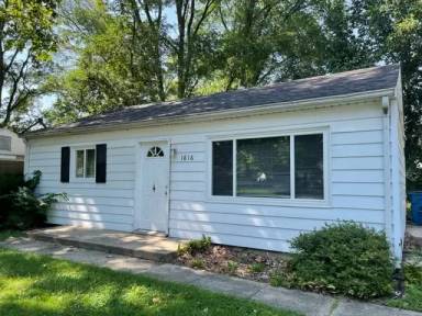 Main picture of 1816 Meadow Dr