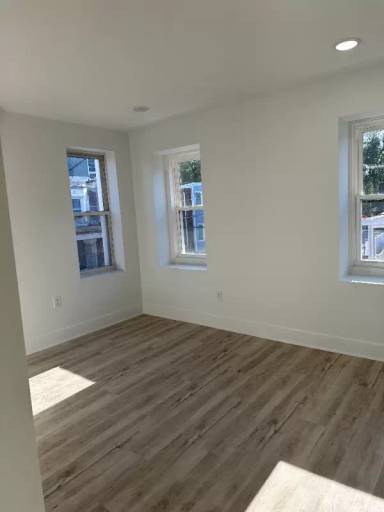 Main picture of 4900 N 15th St